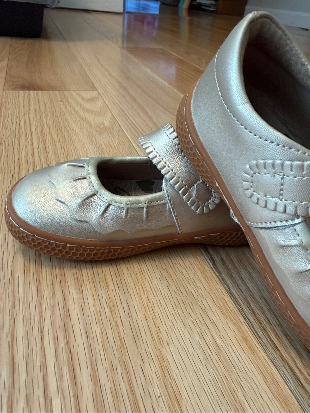 Girls' gold Mary Jane Shoe